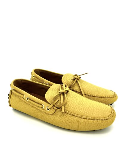 Car Shoe, mocassini con gommini, in pelle martellata gialla